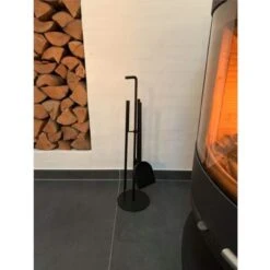 Termatech Kaminbesteck UU Round Schwarz - 4 Teilig -Heizungsanlagen Kaminbesteck UU Round 90 182 web4 1280x1280