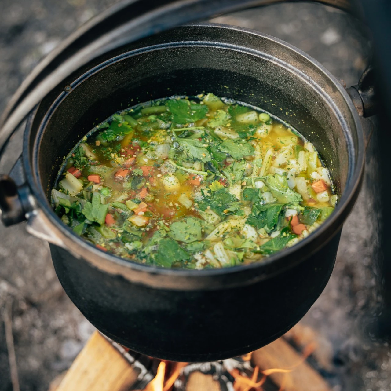 TARAN Feuertopf Dutch Oven 5,6 L Aus Gusseisen 12 TARAN Feuertopf Dutch Oven 5,6 L Aus Gusseisen – Bild 10