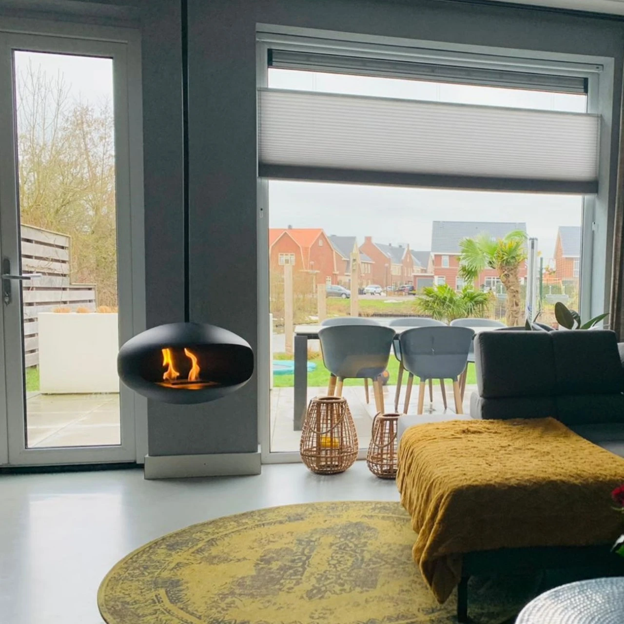 Cocoon Fires AERIS Ethanolkamin Deckenmontage Schwarz 12 Cocoon Fires AERIS Ethanolkamin Deckenmontage Schwarz – Bild 10