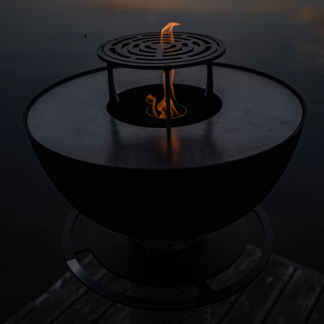 Juno 800 Gartenkamin Plancha Grill Schwarz 8 Juno 800 Gartenkamin Plancha Grill Schwarz – Bild 6