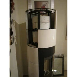 Delia Speicher-Kaminofen Mit Weißen Kacheln 7kW -Heizungsanlagen thorma design delia speicher weiss detail 1280x1280