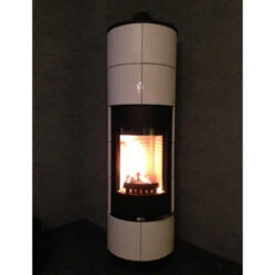 Delia Speicher-Kaminofen Mit Weißen Kacheln 7kW -Heizungsanlagen thorma design delia weis kunde 1280x1280